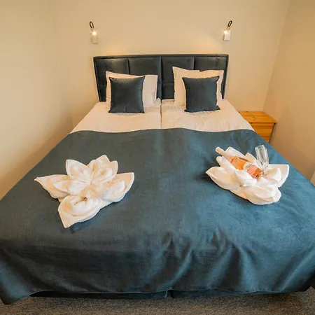 ホテル Kuelalistemaja *